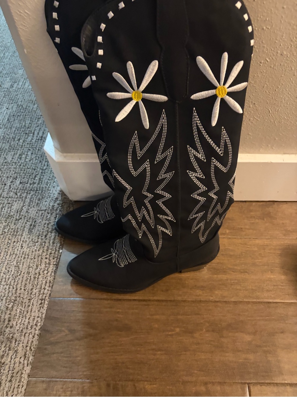 Black Embroidered Daisy Western Boots - Women